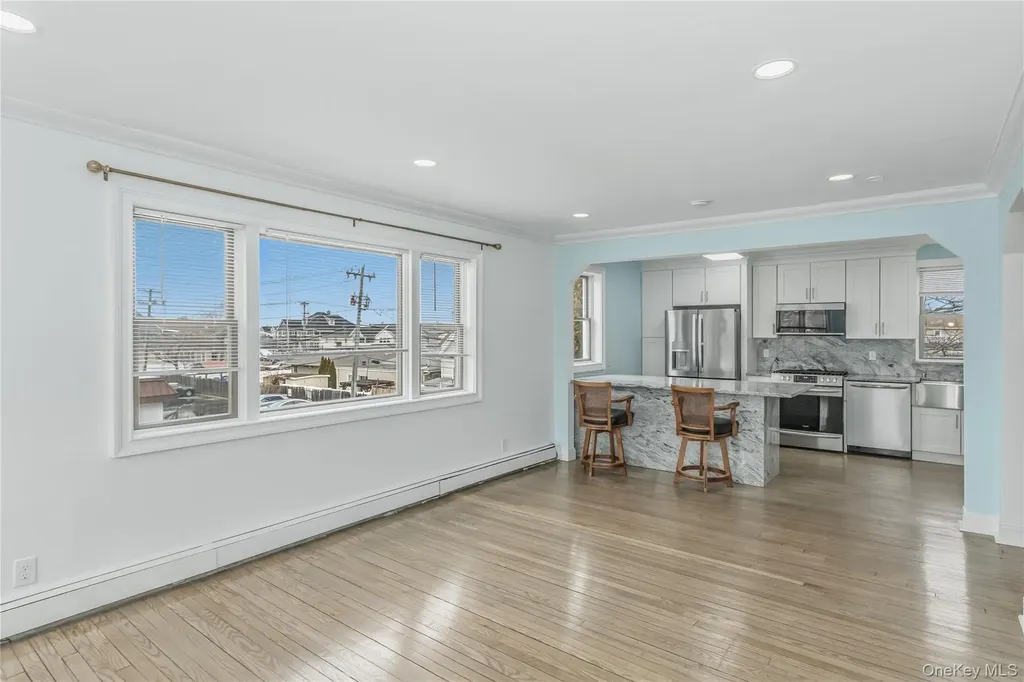325 E Park Avenue Long Beach NY 11561
