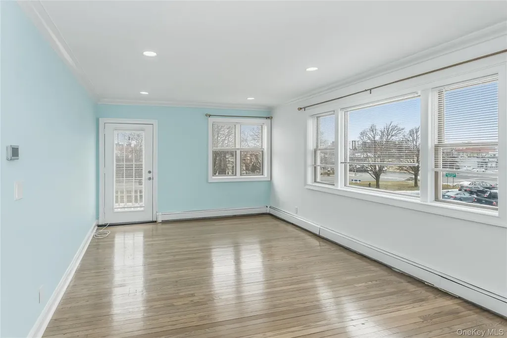 325 E Park Avenue Long Beach NY 11561