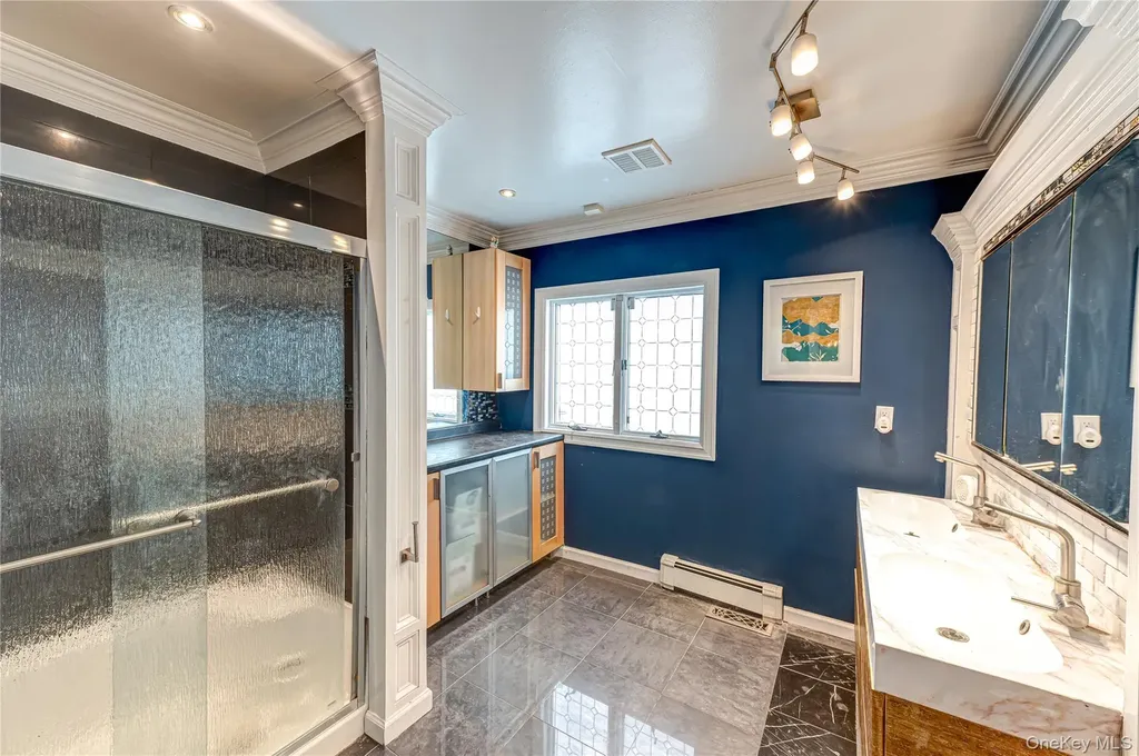 28 Barnsley Crescent Mount Sinai NY 11766