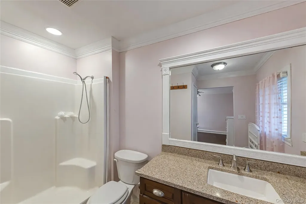 28 Barnsley Crescent Mount Sinai NY 11766