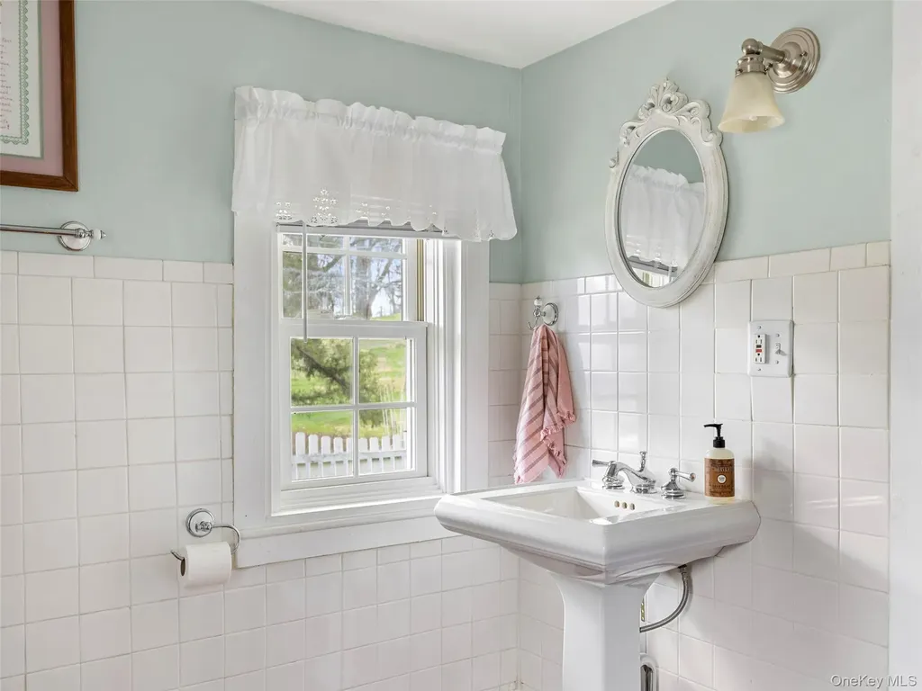 73 Sands Avenue Milton NY 12547