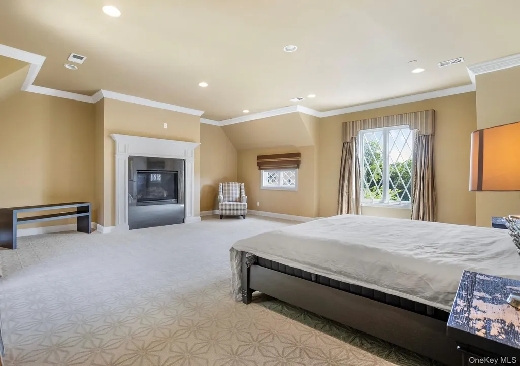 9 Earle Drive Muttontown NY 11791
