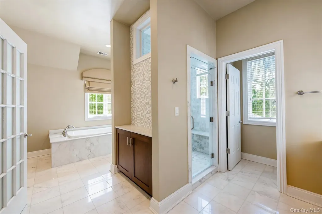 9 Earle Drive Muttontown NY 11791