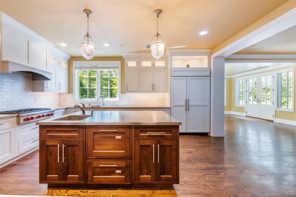 9 Earle Drive Muttontown NY 11791
