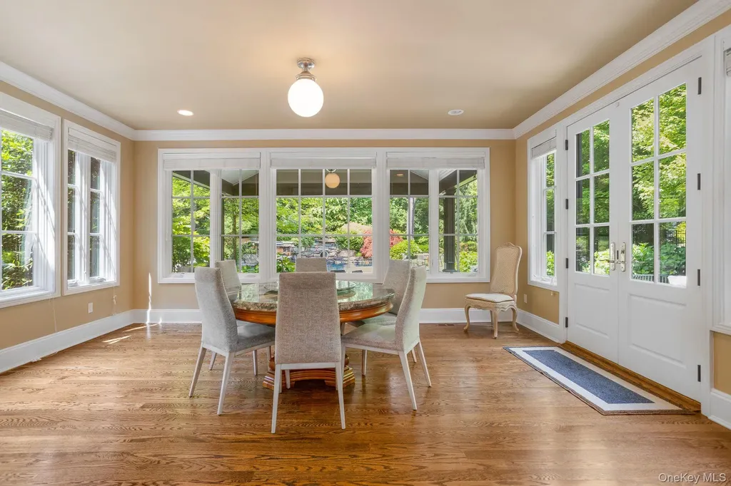 9 Earle Drive Muttontown NY 11791