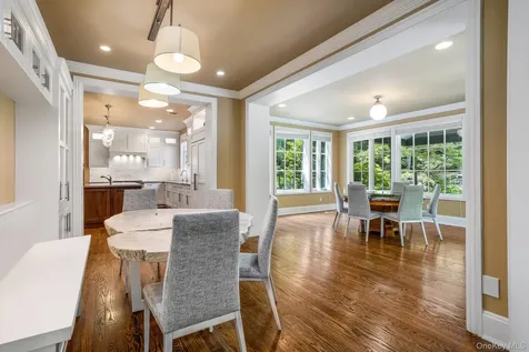 9 Earle Drive Muttontown NY 11791