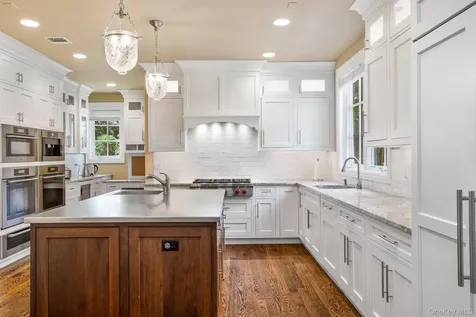 9 Earle Drive Muttontown NY 11791