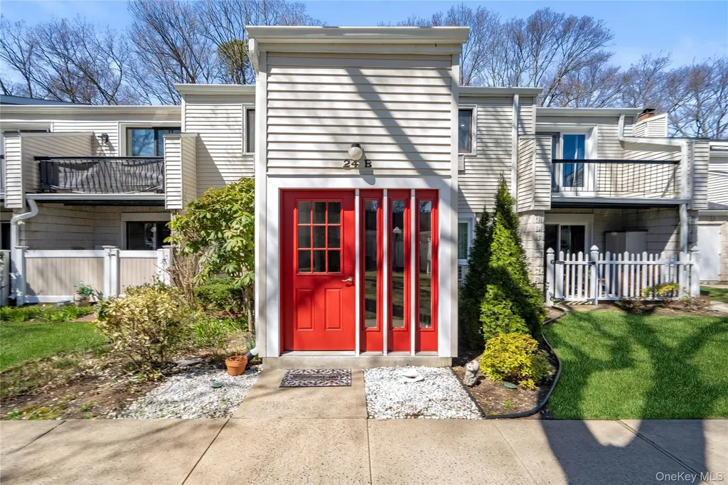 24 Richmond Boulevard Ronkonkoma NY 11779