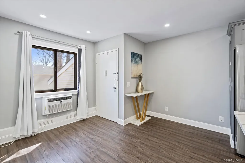 24 Richmond Boulevard Ronkonkoma NY 11779