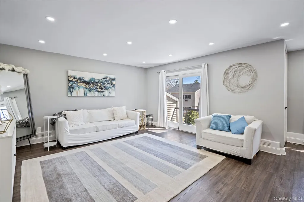 24 Richmond Boulevard Ronkonkoma NY 11779