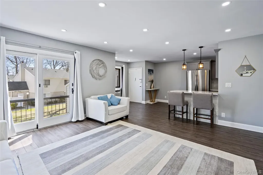 24 Richmond Boulevard Ronkonkoma NY 11779