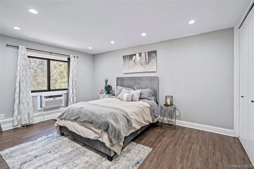 24 Richmond Boulevard Ronkonkoma NY 11779