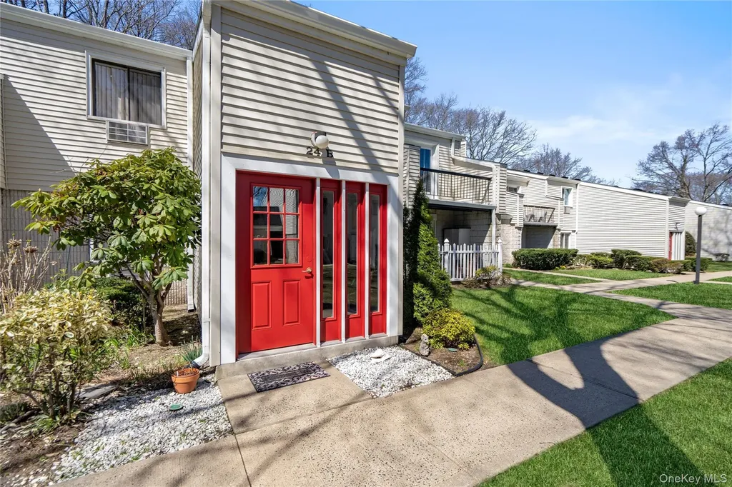 24 Richmond Boulevard Ronkonkoma NY 11779