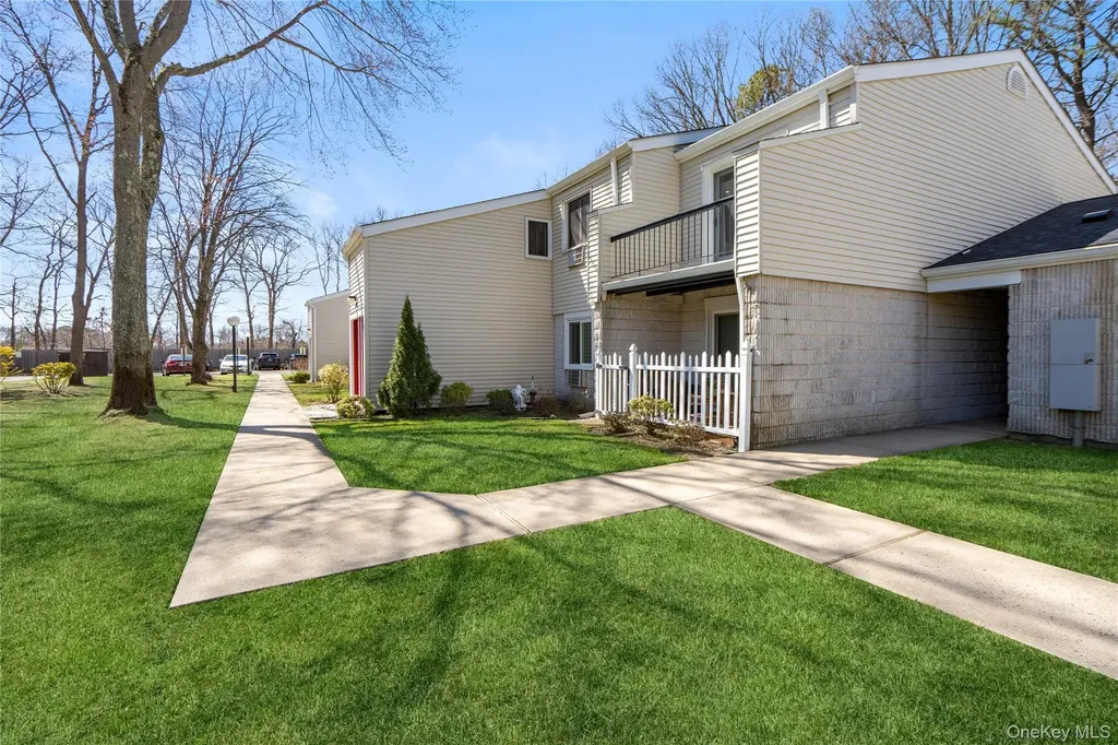 24 Richmond Boulevard Ronkonkoma NY 11779