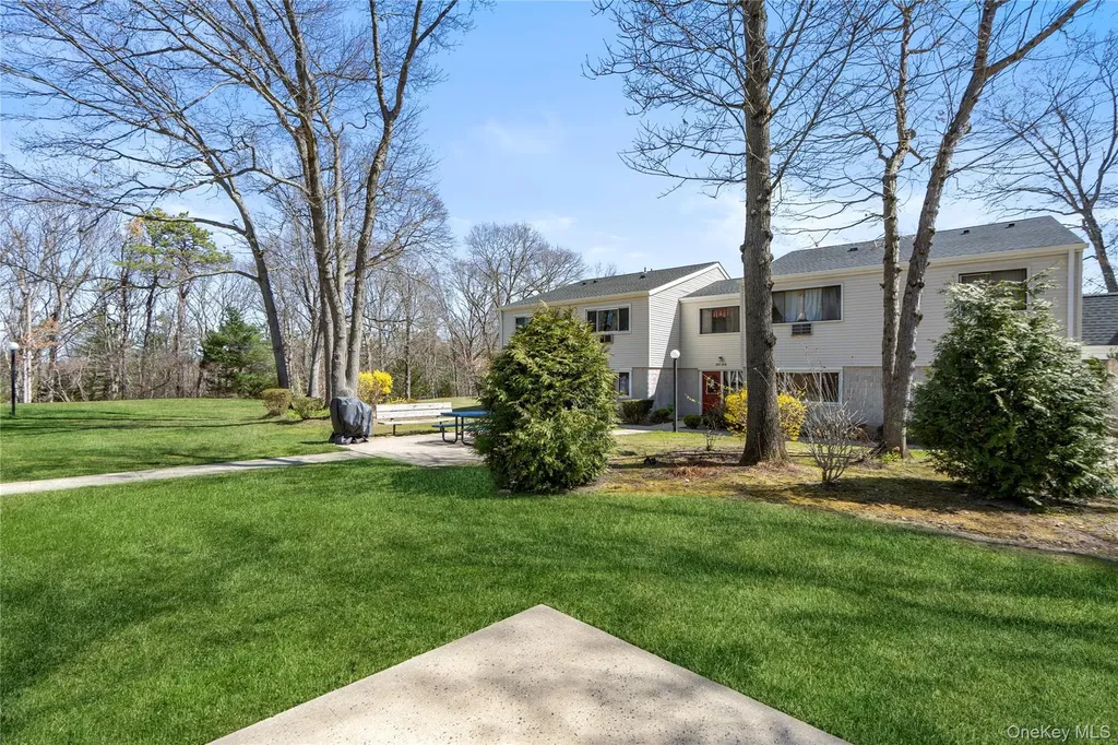24 Richmond Boulevard Ronkonkoma NY 11779