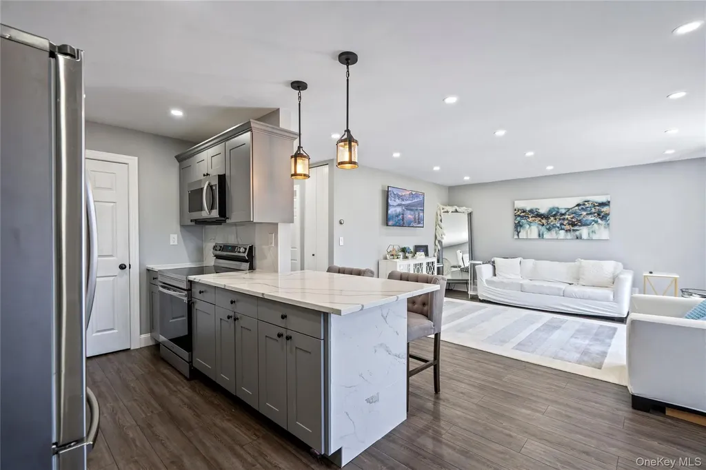 24 Richmond Boulevard Ronkonkoma NY 11779