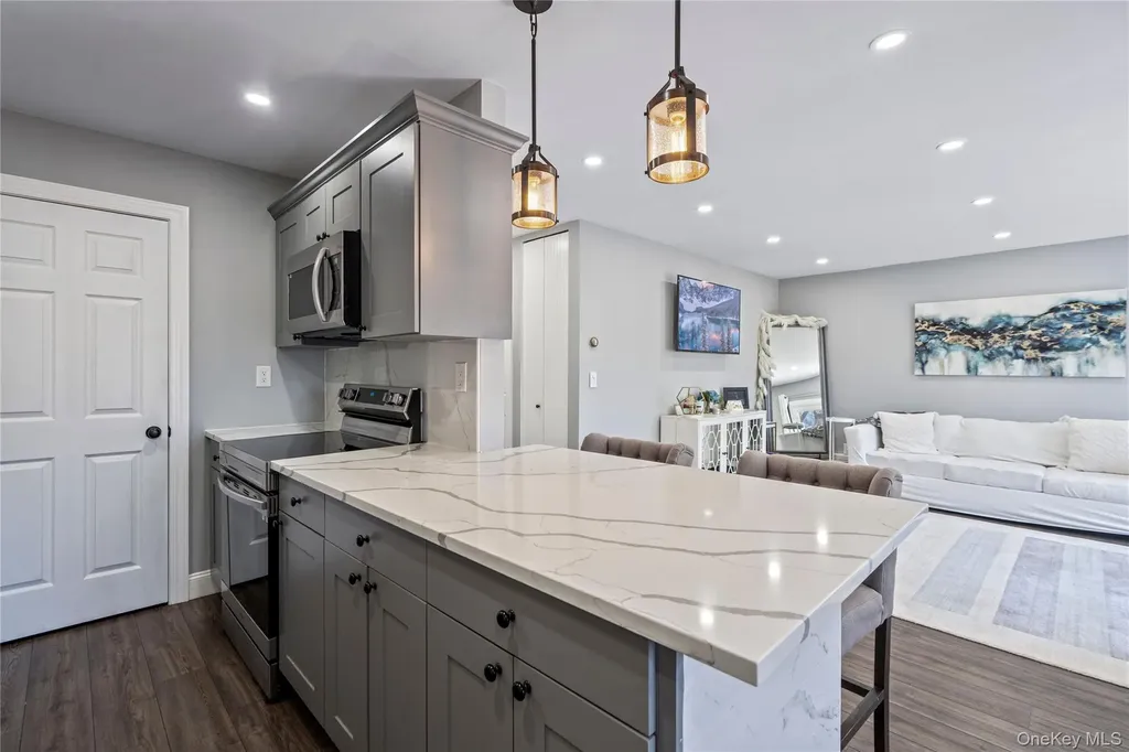 24 Richmond Boulevard Ronkonkoma NY 11779