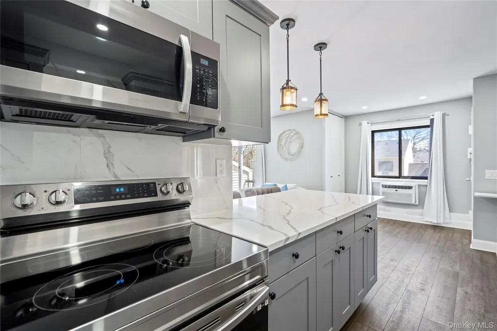 24 Richmond Boulevard Ronkonkoma NY 11779