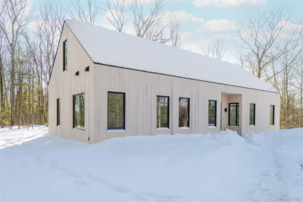 48 Pine Grove Road Kerhonkson NY 12446