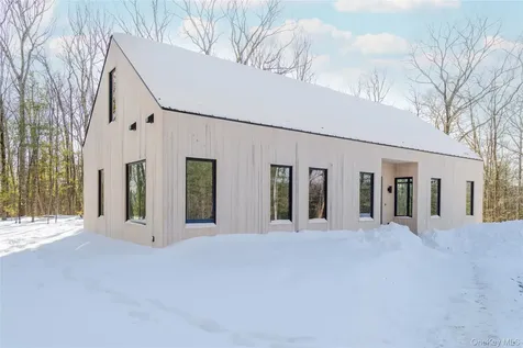 48 Pine Grove Road Kerhonkson NY 12446