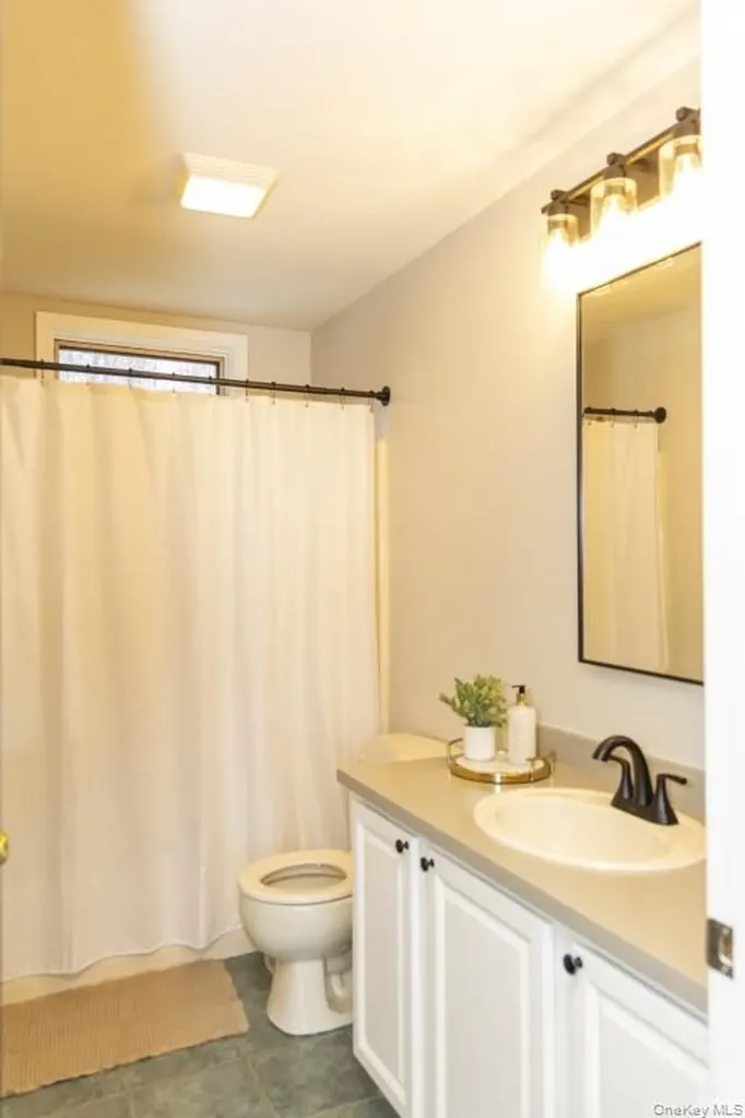 12 Ann Drive Rhinebeck NY 12572