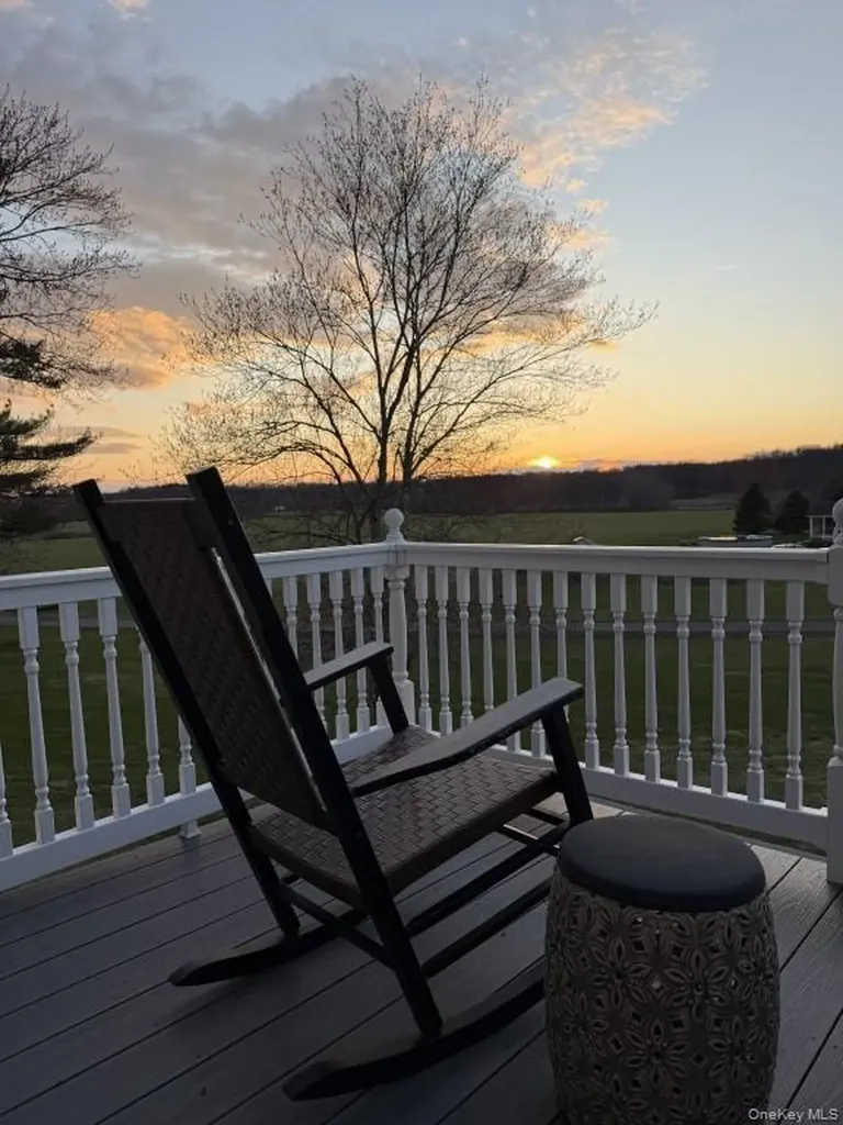 12 Ann Drive Rhinebeck NY 12572