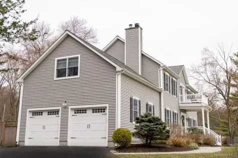 12 Ann Drive Rhinebeck NY 12572