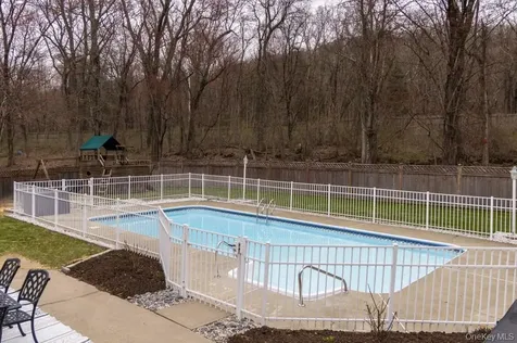12 Ann Drive Rhinebeck NY 12572