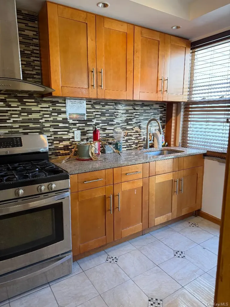 8913 Avenue M Brooklyn NY 11236