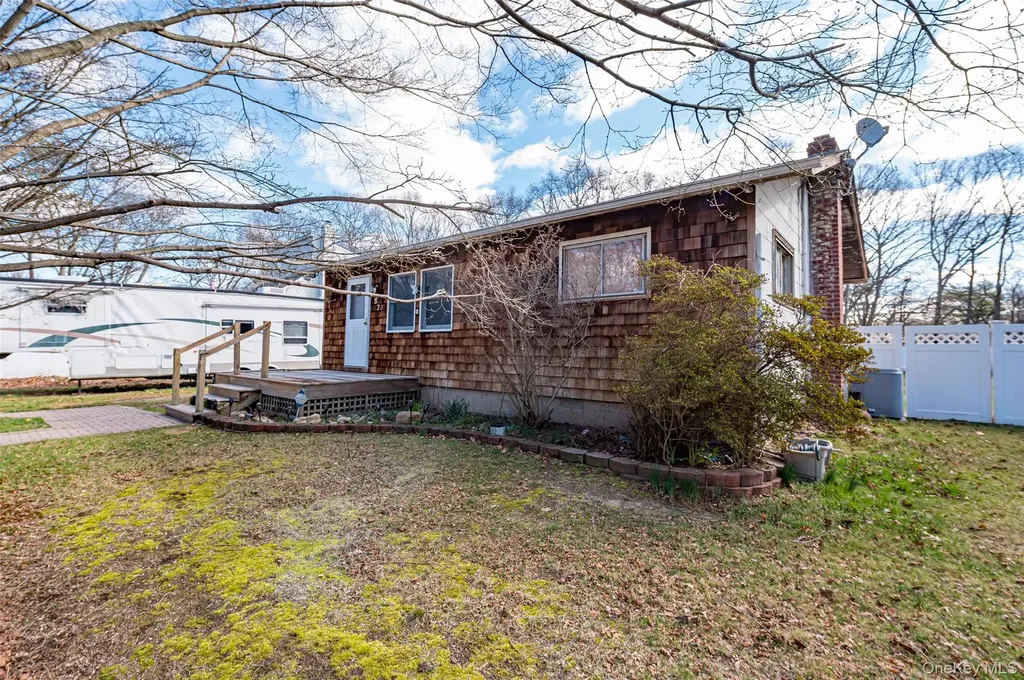 157 Hawthorne Street Mastic NY 11950