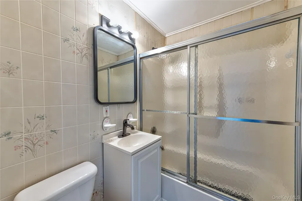 157 Hawthorne Street Mastic NY 11950