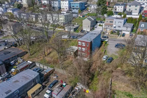 220 Woodland Avenue Yonkers NY 10703