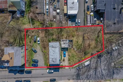 220 Woodland Avenue Yonkers NY 10703