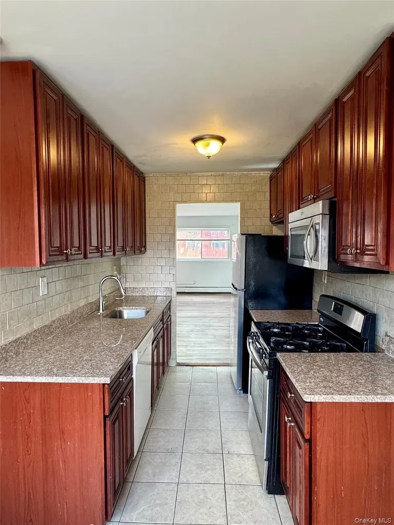 64 Patio Road Middletown NY 10941