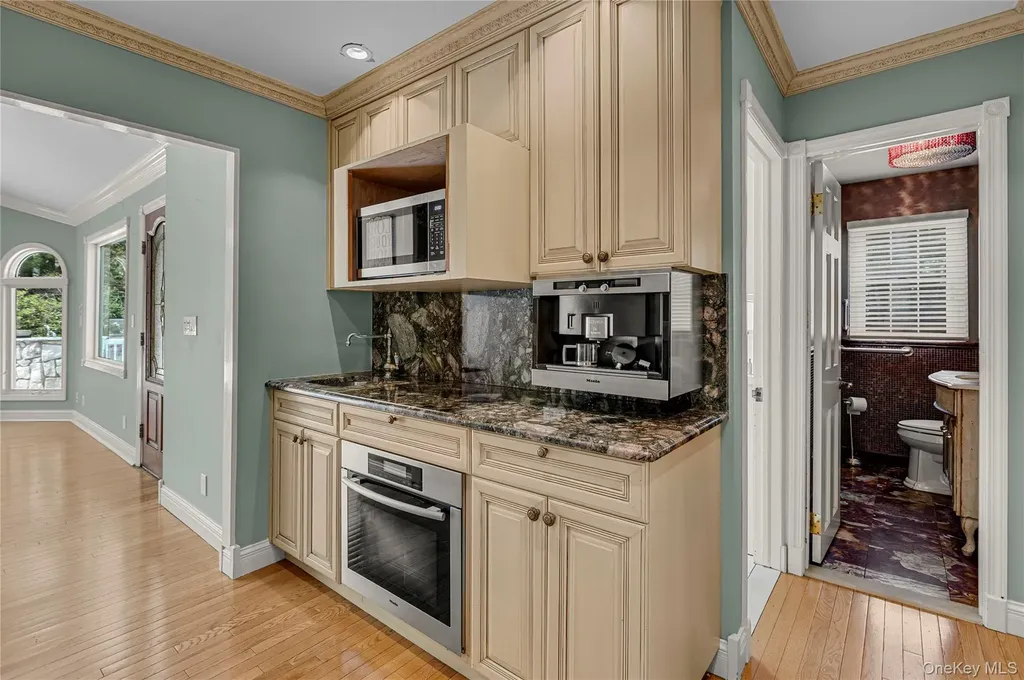 9 Concord Drive Northport NY 11768