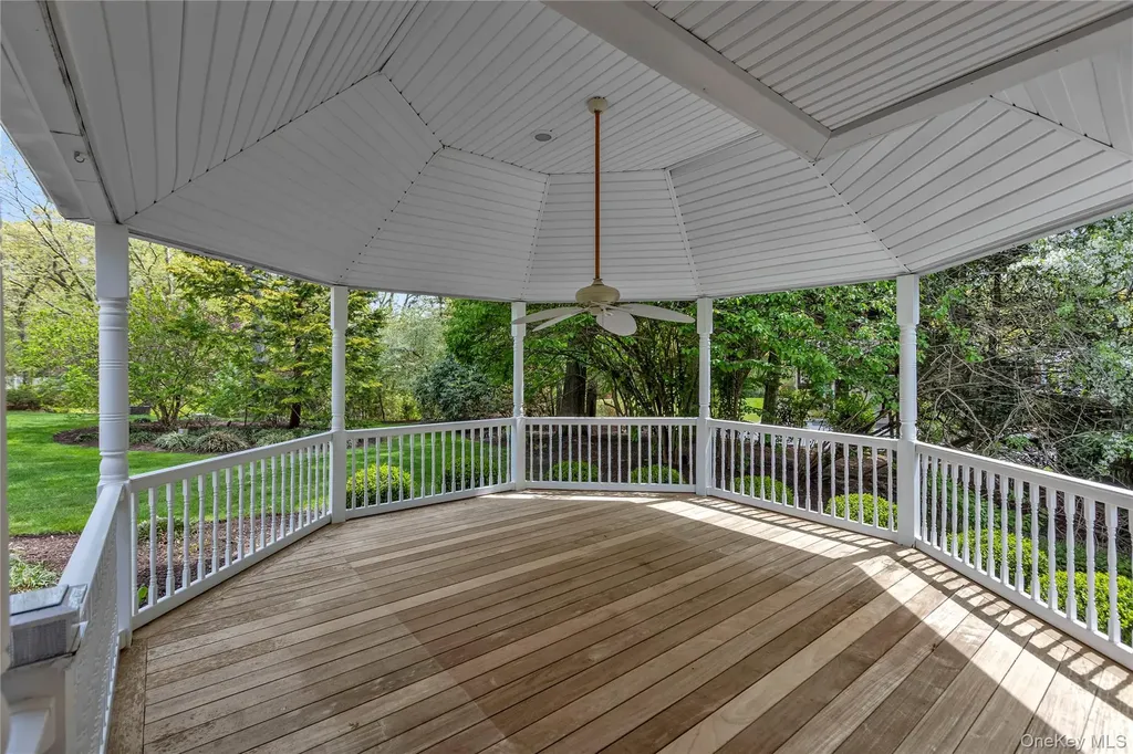 9 Concord Drive Northport NY 11768