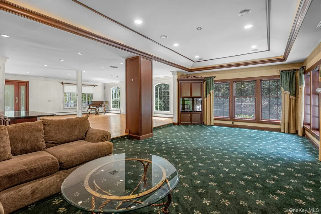 9 Concord Drive Northport NY 11768