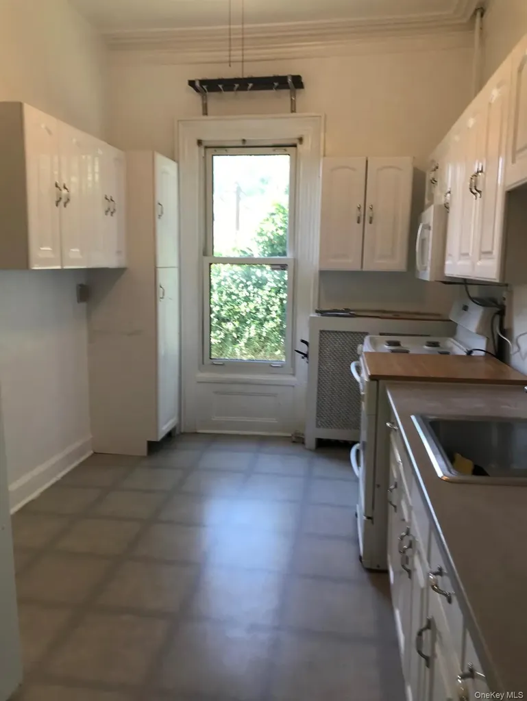 128 Lakeview Avenue Valhalla NY 10595