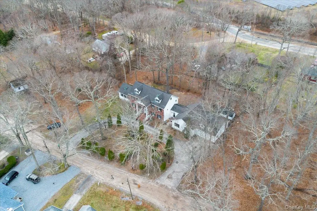48 Private Road Calverton NY 11933