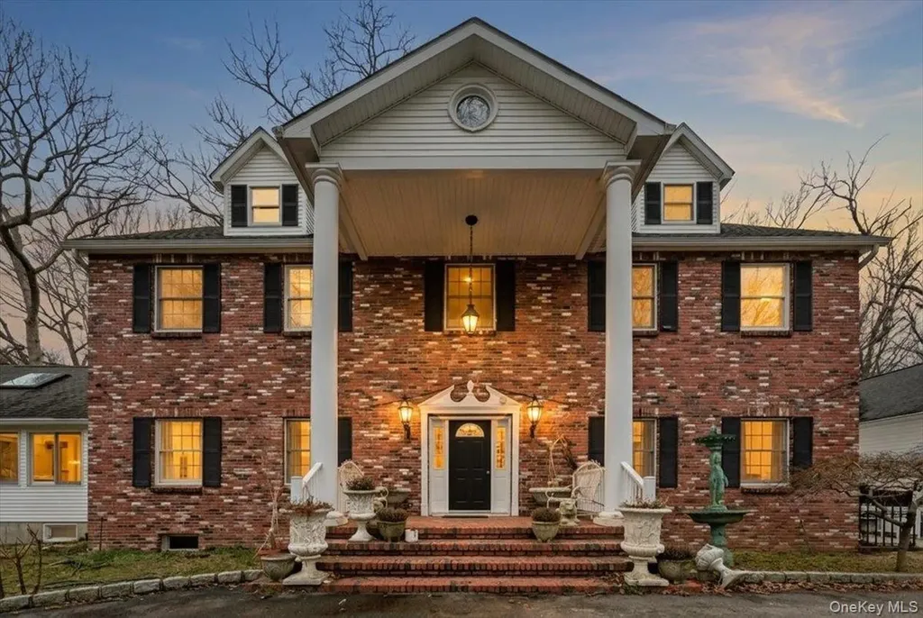 48 Private Road Calverton NY 11933