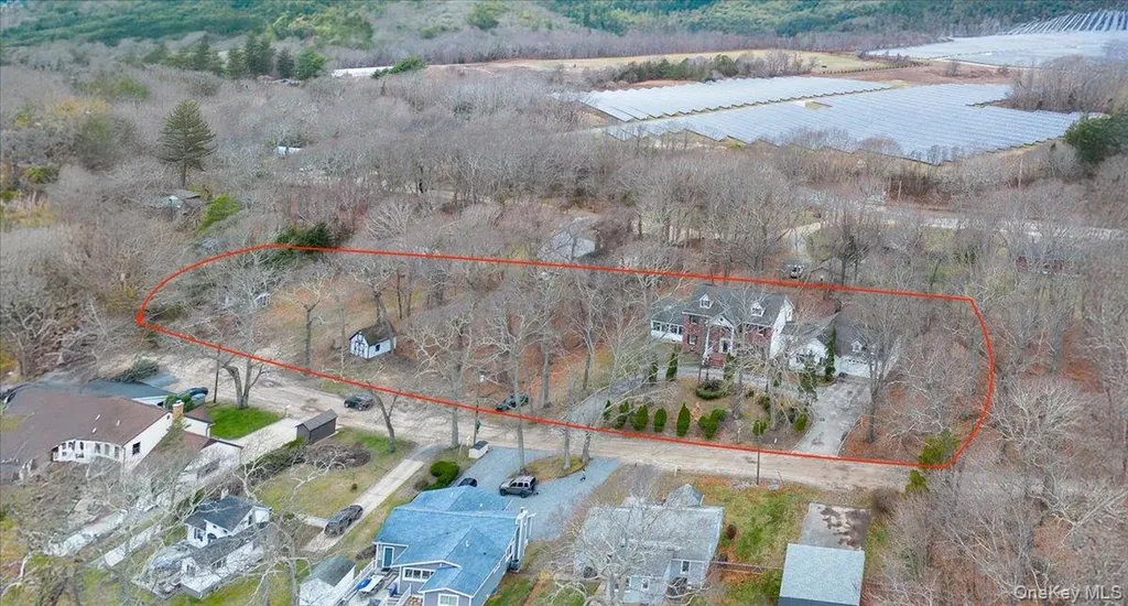 48 Private Road Calverton NY 11933