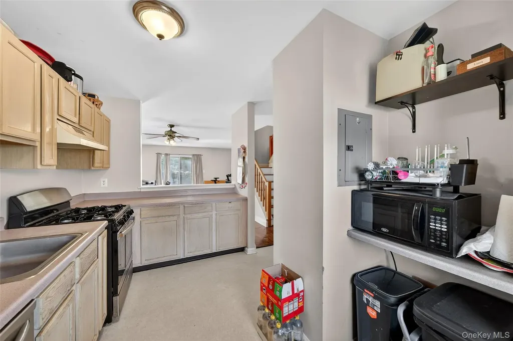 83 Lois Lane Monroe NY 10950