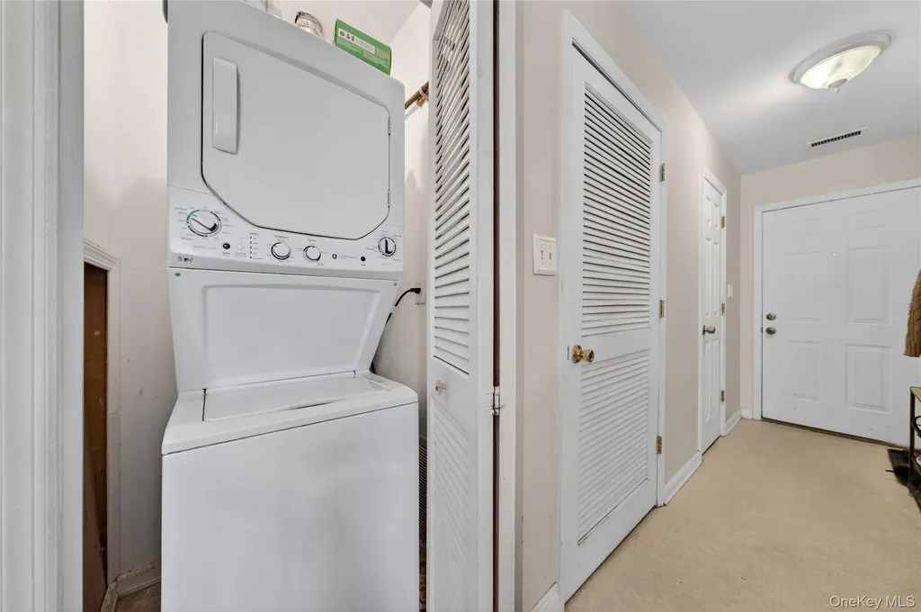 83 Lois Lane Monroe NY 10950