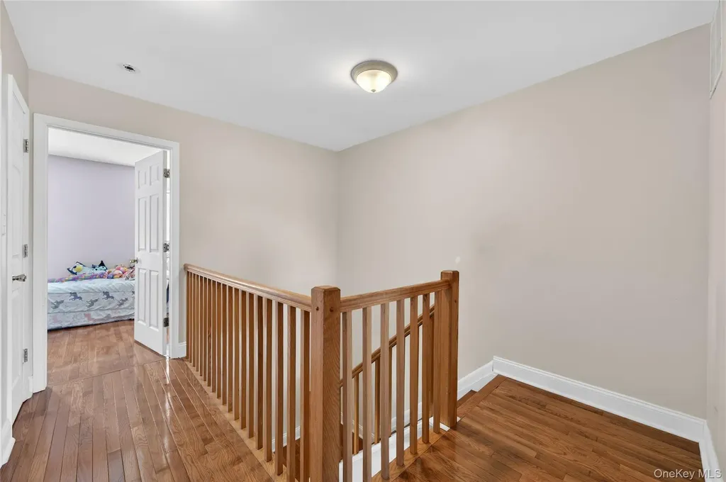 83 Lois Lane Monroe NY 10950