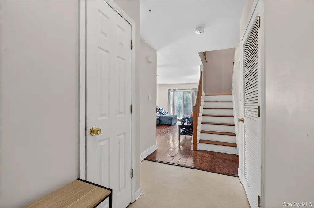 83 Lois Lane Monroe NY 10950