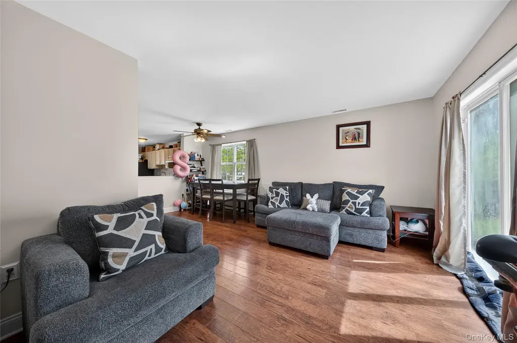 83 Lois Lane Monroe NY 10950