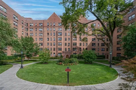 198 Garth Road Scarsdale NY 10583