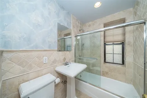 198 Garth Road Scarsdale NY 10583