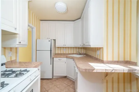 198 Garth Road Scarsdale NY 10583