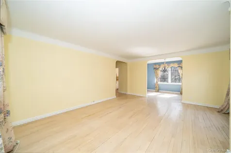 198 Garth Road Scarsdale NY 10583